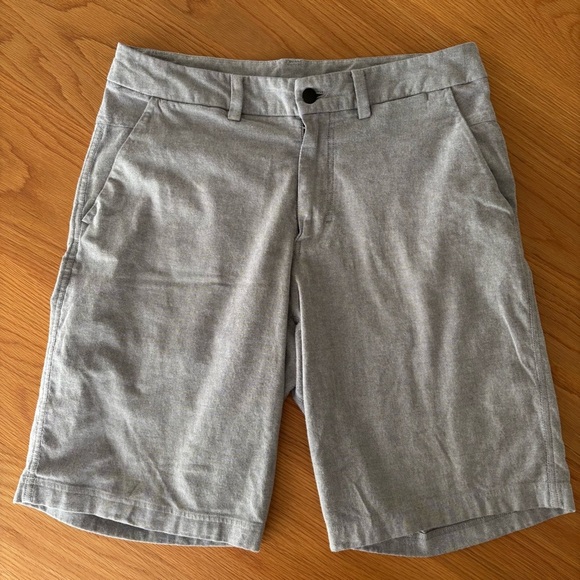 Lululemon Commission Shorts Men’s Size 34 Gray Classic Chino Casual Golf Active - Picture 3 of 7